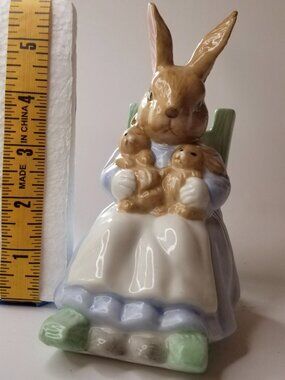Schmid Mrs Rabbit With Babies Figurine 1989